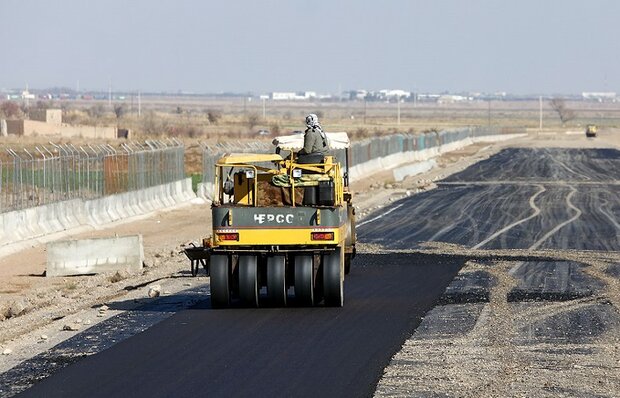در سفر به آذربایجان شرقی انجام شد؛ بازدید رئیس جمهور از پروژه کریدور ترانزیتی جاده‌ای و ریلی ارس
