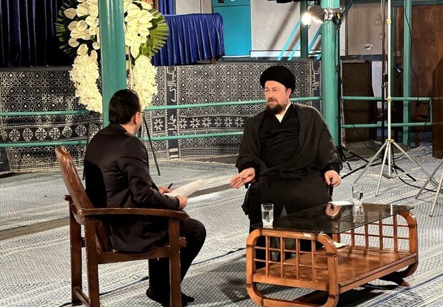 باید از امام شجاعت را یاد بگیریم/امام در مقابل دنیا می‌ایستاد