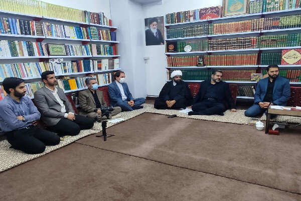 پیشوا قطب تاریخ‌ پژوهی انقلاب اسلامی می‌شود