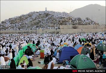 مراسم دعای عرفه در سرزمین عرفات آغاز شد