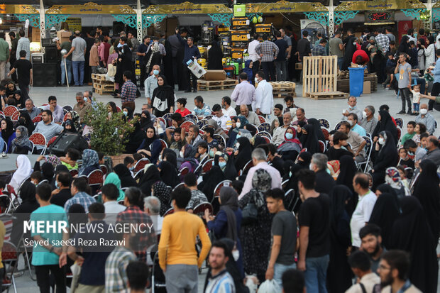 «نوگلان حسینی» در نمایشگاه «عطر سیب» به روضه خوانی پرداختند