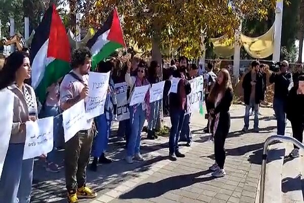 تظاهرات فلسطینیان مقابل دانشگاه تل آویو فیلم