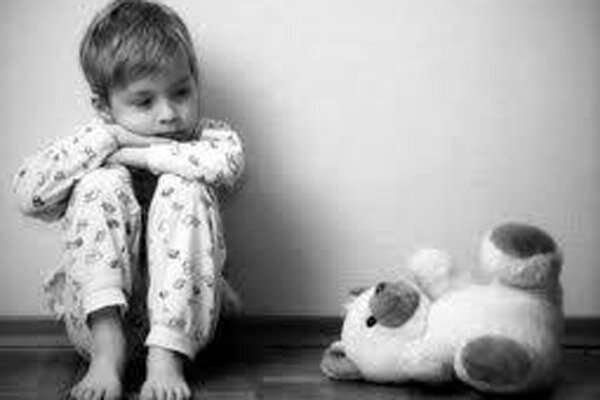 والدین تنبیه گر به سلامت روان کودکان آسیب می رسانند