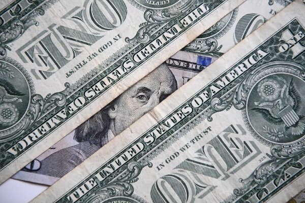 بازگشت دلار به کانال ۴۹ هزار تومان بعد از ۳ ماه