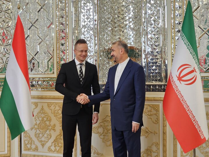 وزرای خارجه ایران و مجارستان دیدار و گفت‌وگو کردند