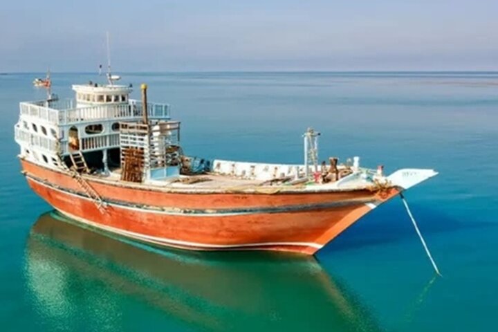 معاون دریایی اداره کل بنادر و دریانوردی بوشهر: ۷ سرنشین موتورلنج باری در مسیر دبی - گناوه نجات یافتند