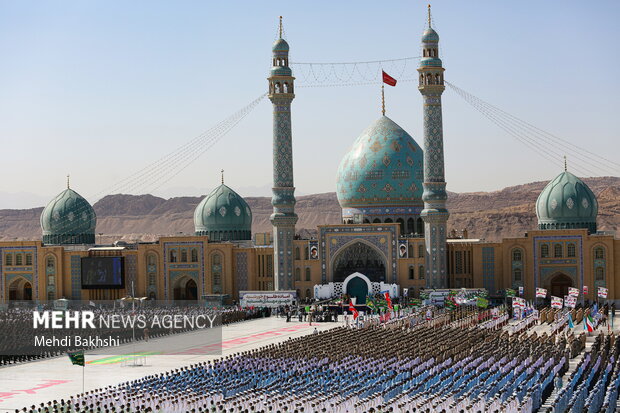 در سالروز آغاز امامت امام مهدی(عج): نیروهای مسلح با امام زمان (عج) تجدید عهد کردند