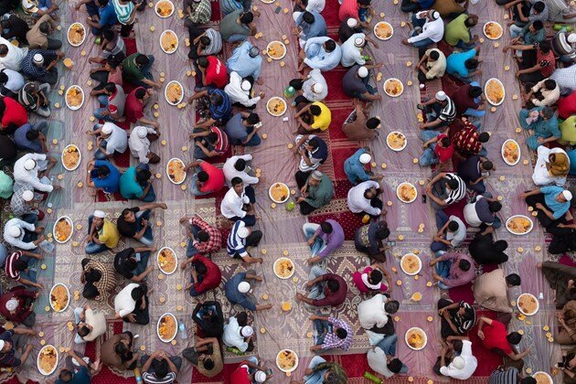 پرونده«رمضان در جهان اسلام»/۶؛ رمضان در عمان؛ از افطارهای دسته‌جمعی تا حفظ قرآن کودکان