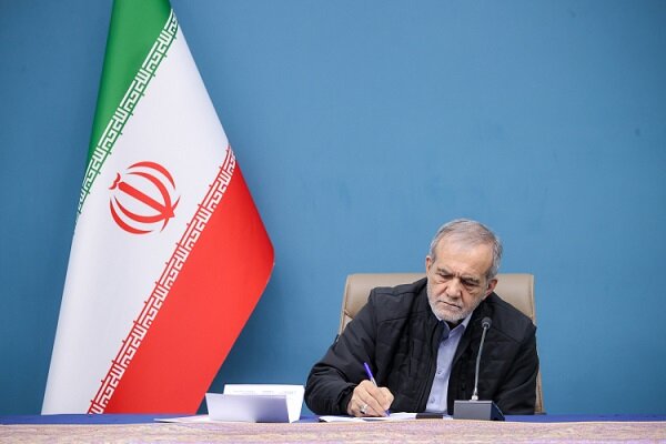 باید طرح هایی برای جلوگیری از خام فروشی اندیشیده شود