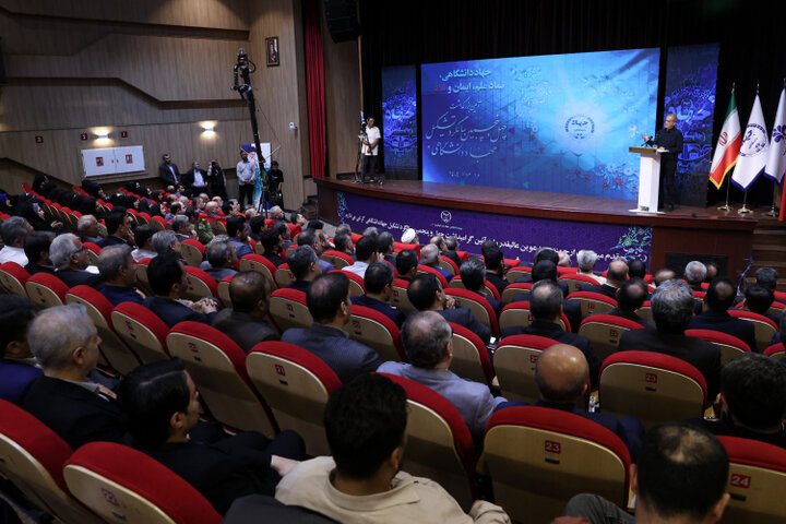 پزشکیان: آغوش دولت به روی جهادگران و دانشمندان باز است