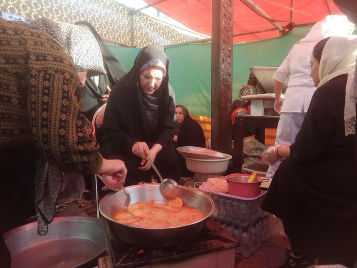 پخت «برساق» در جشن امت احمد(ص) سنندج