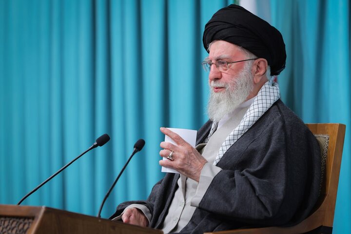 توئیت حساب کاربری رهبر انقلاب: طرف مقابل ما در همهچیز خلف وعده میکند