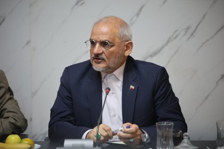 حاجی‌ میرزایی: محور سفر اصفهان آموزش و عدالت است