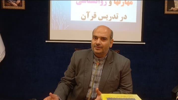 حافظان قرآن مایه برکت و نور برای خود و اطرافیان هستند