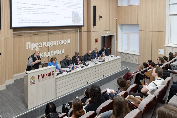 جشنواره سال نو بریکس بر نقش کارآفرینی جوانان و نوآوری تأکید کرد