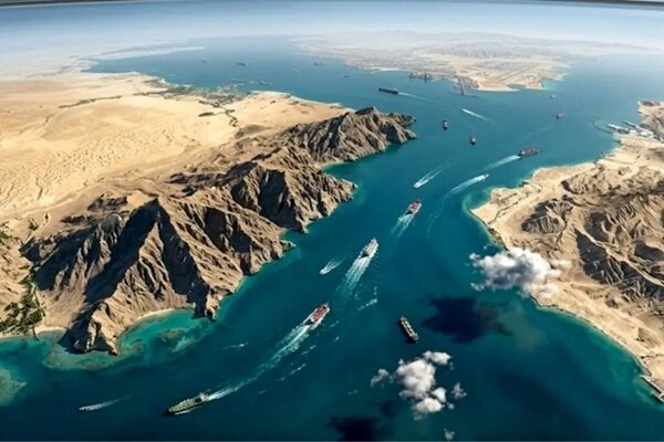 هدف قرار گرفتن ۲ کشتی حامل نظامیان آمریکایی در تنگه هرمز
